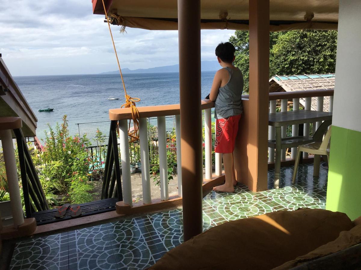 プエルト・ガレラ Reynaldo'S Upstairs Bed & Breakfast エクステリア 写真