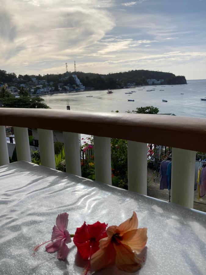 プエルト・ガレラ Reynaldo'S Upstairs Bed & Breakfast エクステリア 写真